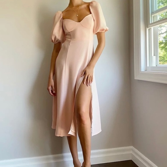 ๐sold๐ Aritzia NOVELLA midi dress - Picture 1 of 5